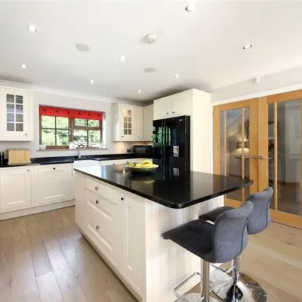 Image 4 - The Avenue, Farnham Common, SL2 3JT, United Kingdom - House for sale