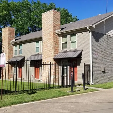 Rent this 2 bed house on West 6th Street in Irving, TX 75060