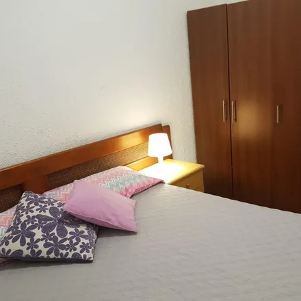Rent this 4 bed room on Carrer de Roger de Flor in 200, 08001 Barcelona