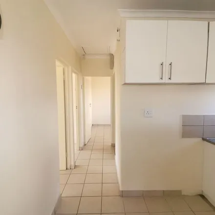 Image 5 - Tweedfern Place, Redfern, Phoenix, 4310, South Africa - Apartment for rent