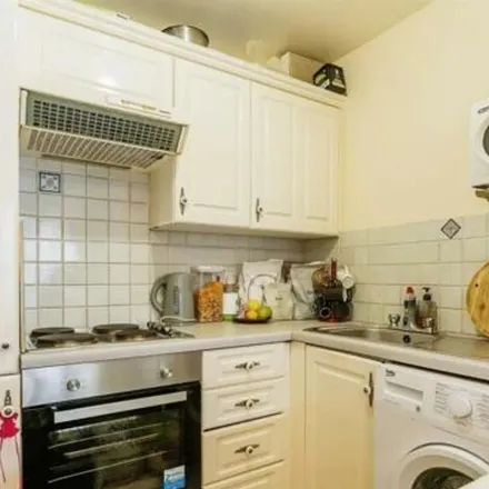 Image 5 - Dorset Mews, London, N3 2BN, United Kingdom - Apartment for rent