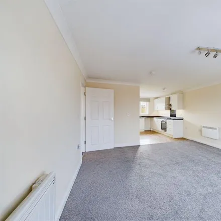 Image 4 - Bradfords, Jubilee Close, Misterton, TA18 8FD, United Kingdom - Apartment for rent