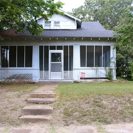 Buy this 4 bed house on 101 Davidson Street in Poplar Bluff, MO 63901