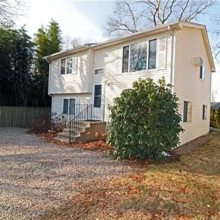 Rent this 4 bed house on 84 Sweet Birch Trail in Narragansett, RI 02874