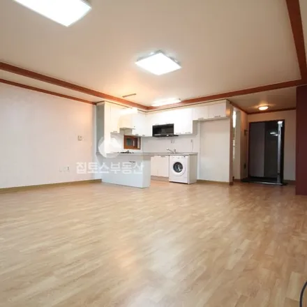 Rent this studio apartment on 서울특별시 강남구 논현동 253-3