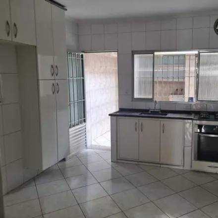 Rent this studio house on Rua Helena Mussumecci in Cerâmica, São Caetano do Sul - SP