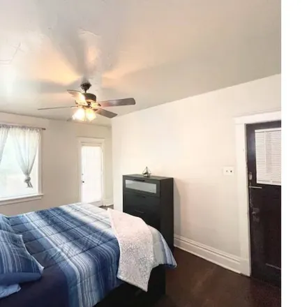 Rent this 2 bed apartment on St. Louis