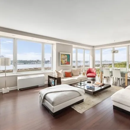 Buy this 3 bed condo on The Rushmore in 80 Riverside Boulevard, New York