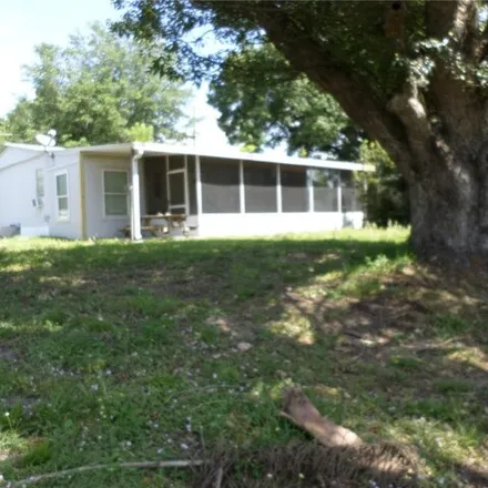 Buy this studio apartment on 3220 Southeast 18th Court in Okeechobee County, FL 34974