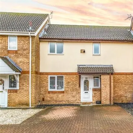 Buy this 3 bed townhouse on Tawny Owl Close in Swindon, SN3 5EX