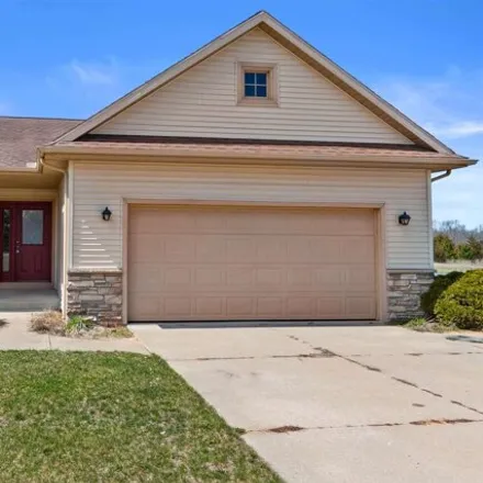 Buy this 3 bed house on 1905 Lakes Edge Lane in Quincy, WI 53934