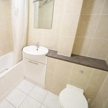 Image 4 - Oakley Close, London, TW7 4HY, United Kingdom - Apartment for rent