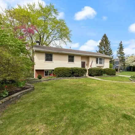 Buy this 4 bed house on 334 Oakwood Road in Vernon Hills, IL 60061
