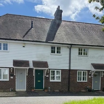 Rent this 2 bed house on Luxford Way in Billingshurst, RH14 9PA