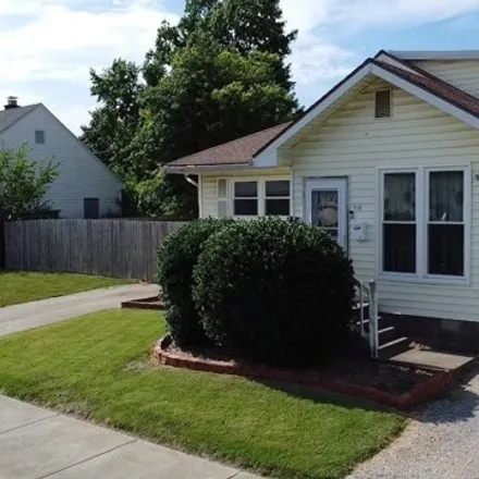 Buy this 3 bed house on 712 Keck Ave in Evansville, Indiana