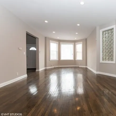 Image 2 - 7106 South Woodlawn Avenue, Chicago, IL 60619, USA - House for sale