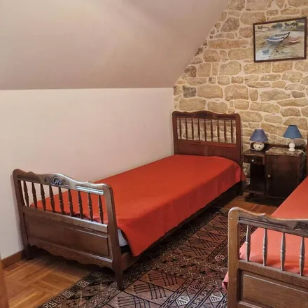 Rent this 2 bed duplex on Bénodet in Rue de l'Église, 29950 Bénodet
