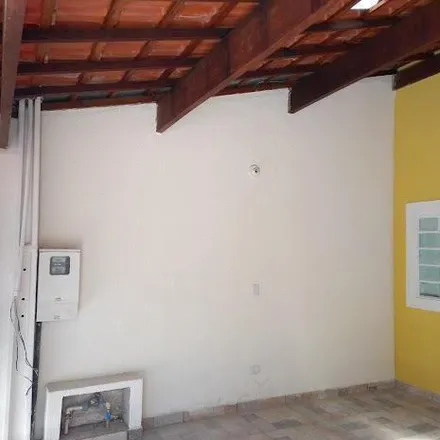 Buy this 2 bed house on Avenida Oswaldo Barbosa Guisard in Jardim Gurilândia, Taubaté - SP