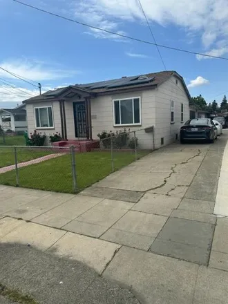 Buy this 5 bed house on 680 Sunset Boulevard in Hayward, CA 94541