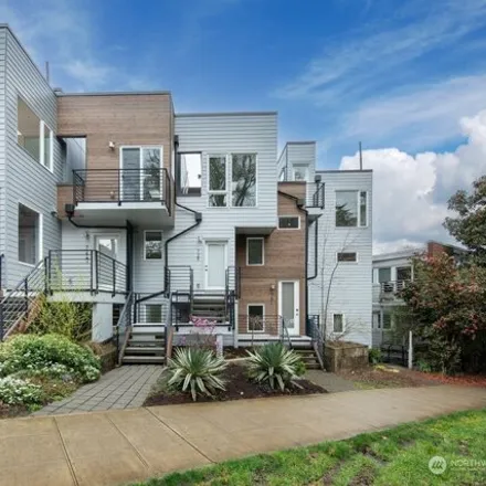 Buy this 3 bed house on 729 Belmont Avenue East in Seattle, WA 98102