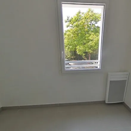 Rent this 3 bed apartment on 25 Avenue Jean Monnet in 33140 Villenave-d'Ornon, France