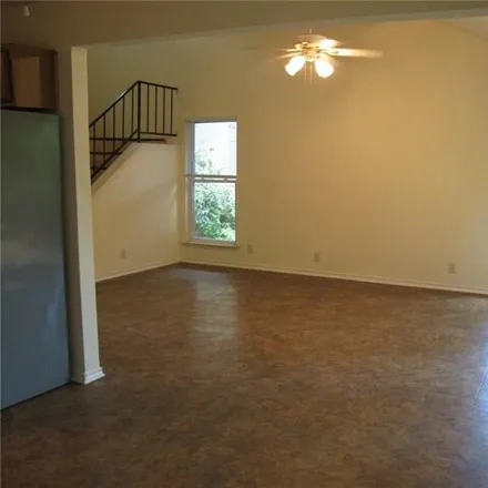 Image 7 - 2101 Kenneth Avenue, Austin, TX 78741, USA - Apartment for rent