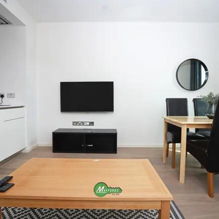 Image 2 - 22 Upper Ground, Bankside, London, SE1 9PD, United Kingdom - Apartment for rent