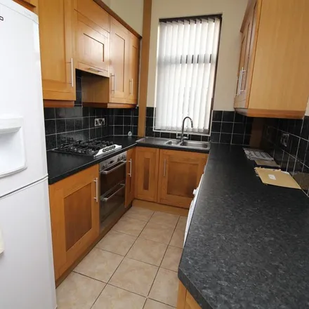 Image 2 - Cliffefield Road, Swinton, S64 8PX, United Kingdom - Townhouse for rent