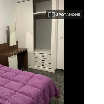 Rent this 3 bed room on Calle Maestro Javier Paulino Torres in 30003 Murcia, Spain