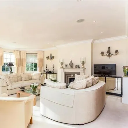 Image 3 - Brookshill Drive, London, HA3 6SB, United Kingdom - Apartment for sale