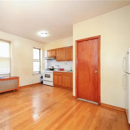 Image 7 - 2438 East 22nd Street, New York, NY 11235, USA - Townhouse for sale