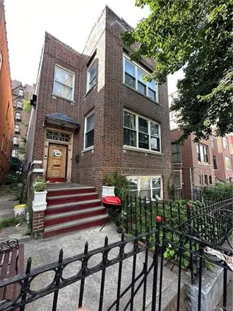 Buy this 6 bed house on 1839 Andrews Avenue South in New York, NY 10453