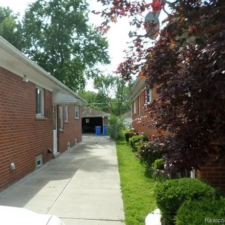 Image 4 - 7469 Kingsbury St, Dearborn Heights, Michigan, 48127 - House for sale