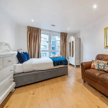Rent this studio apartment on Octavia House in Townmead Road, London