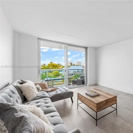 Image 6 - 2841 Northeast 163rd Street, North Miami Beach, FL 33160, USA - Condo for sale