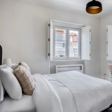 Rent this 2 bed apartment on Fruta King in Avenida Almirante Reis 120, 1150-023 Lisbon