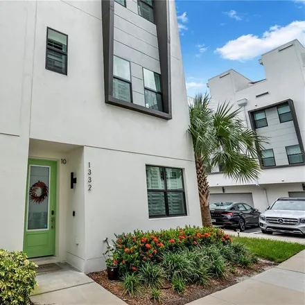 Rent this 3 bed townhouse on 1332 West Gray Street in Tampa, FL 33606