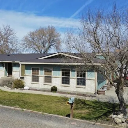 Buy this 4 bed house on 2042 Well Street in Baker City, OR 97814