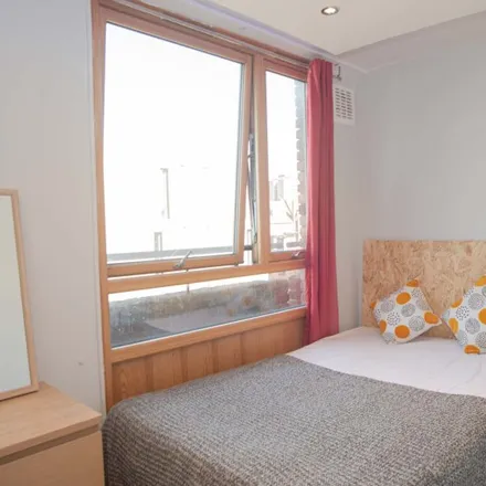 Rent this 5 bed room on Stockwell Skatepark in Stockwell Park Walk, Stockwell Park