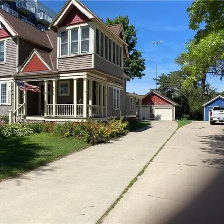 Buy this 5 bed house on 511 East Center Street in Rochester, MN 55904