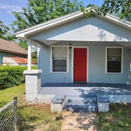 Rent this 2 bed house on 970 North Q Street in Pensacola, FL 32505