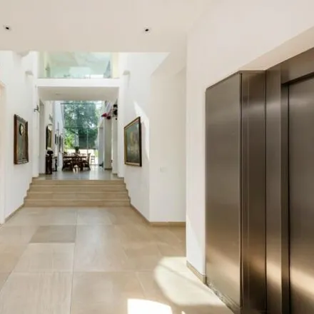 Image 2 - 2 Lindfield Gardens, London, NW3 6BJ, United Kingdom - House for sale