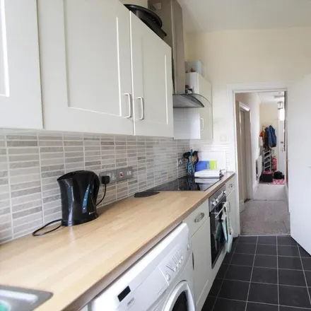 Image 5 - 93 Cowlishaw Road, Sheffield, S11 8XH, United Kingdom - House for rent