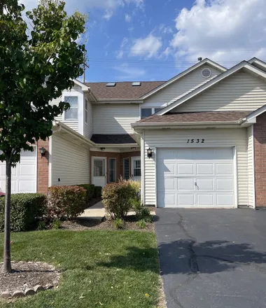 Buy this 2 bed townhouse on 1501 Plainfield Road in Darien, IL 60561