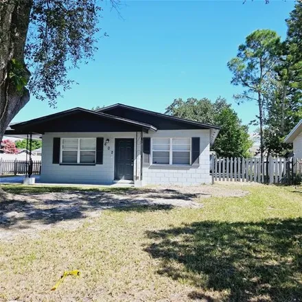 Buy this 3 bed house on 580 Taylor Boulevard in Jan-Phyl Village, Polk County