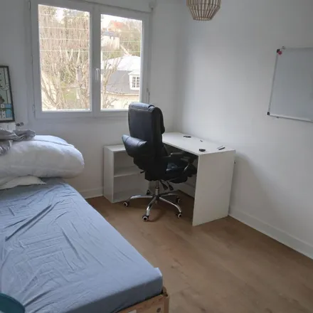 Rent this 3 bed apartment on 3 Avenue de la Drionne in 78380 Bougival, France