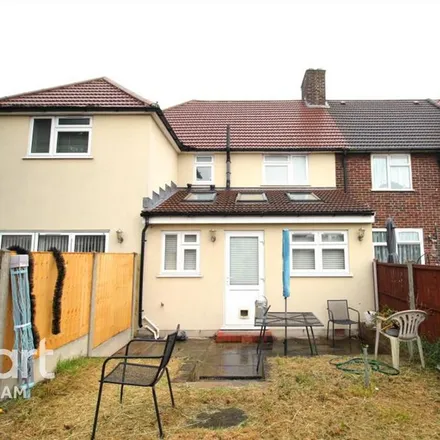 Rent this 3 bed house on Hatfield Road in London, RM9 6JR
