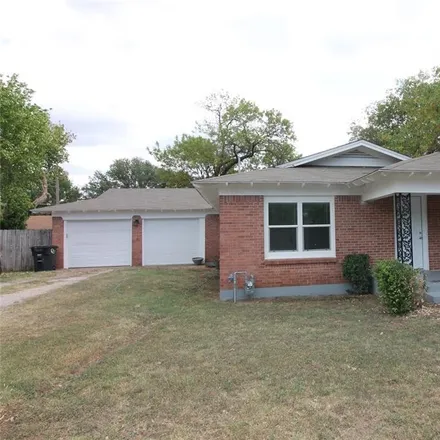 Buy this 2 bed house on 1126 Country Club Road in Cleburne, TX 76033
