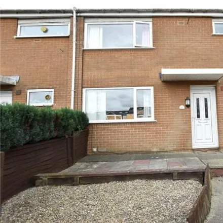 Buy this 3 bed townhouse on 147 Whinmoor Way in Leeds, LS14 5DW