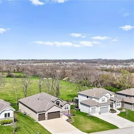 Image 4 - 2272 Southwest Morris Drive, Lee's Summit, MO 64082, USA - House for sale